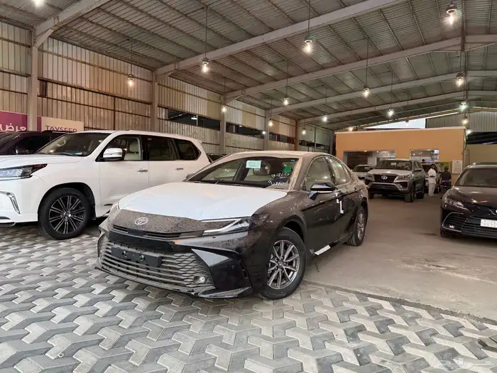 كامري E استاندر 2025 اسود اصفار 0