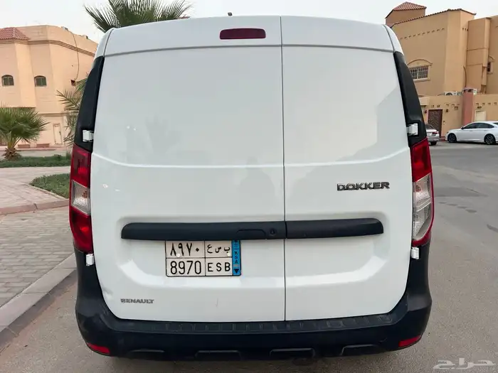 باص بضاعة فان رينو دوكر 2021 3