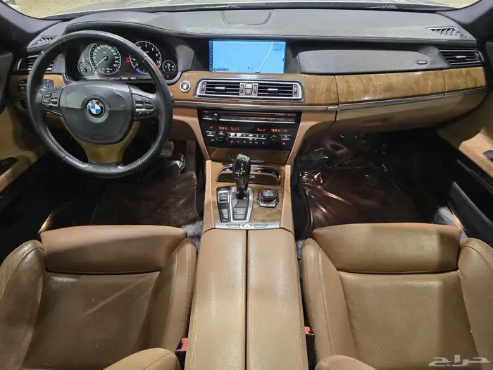 بي ام دبليو 740Li موديل 2011 بحاله ممتازه 13