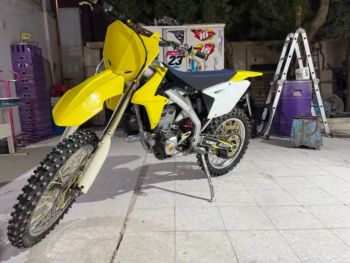 Suzuki RMZ-450 2015 1