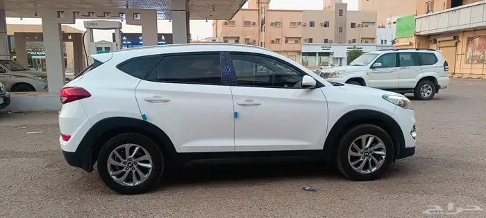 للبيع توسان 2017 بنزين 5