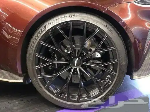 Austin Martin Vantie 2nd generation 5.2 V12 Final Edition 14