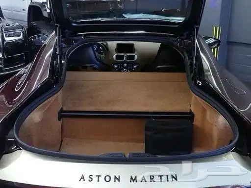 Austin Martin Vantie 2nd generation 5.2 V12 Final Edition 16