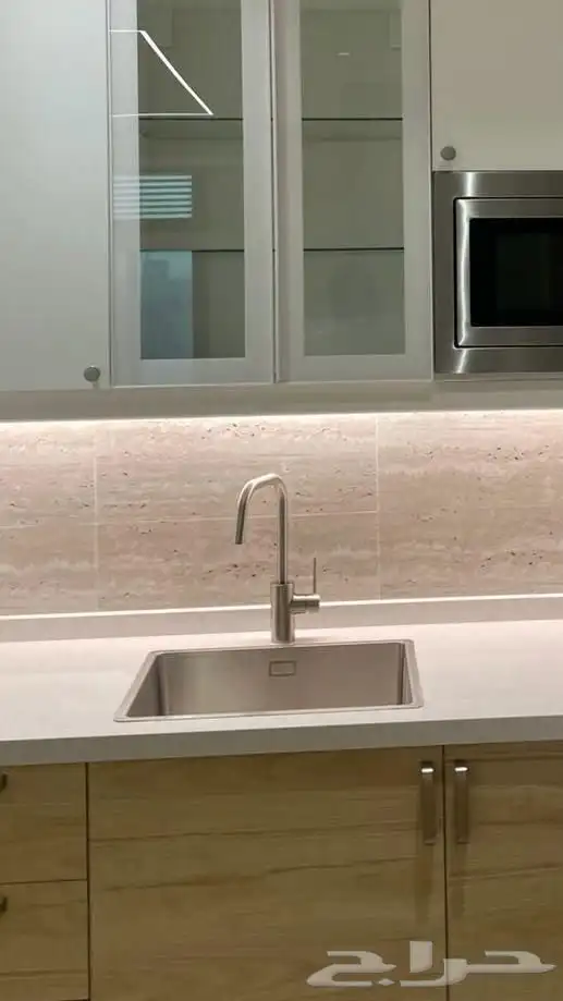 شقة على البحر مقابل الشبيلي مدخلين 5