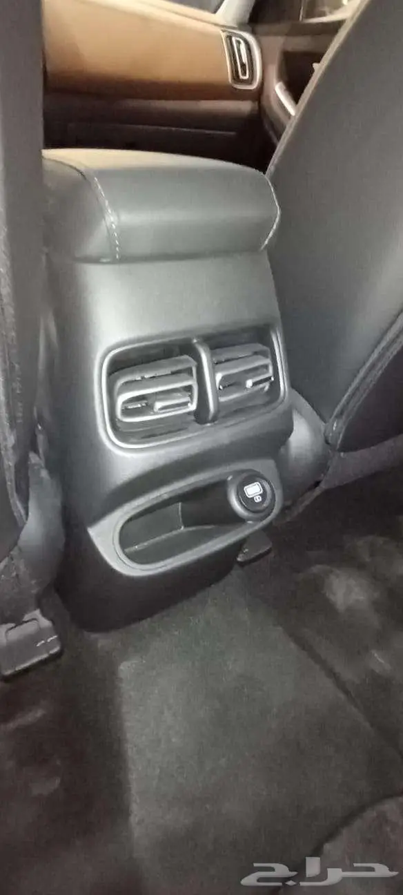 هيونداي كريتا 2023 جراند عائليه فل كامل اصفار- 13