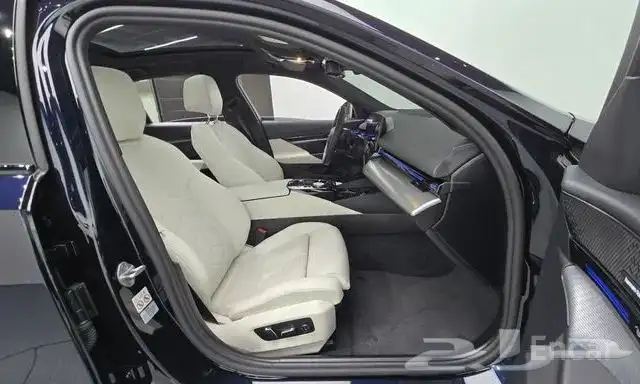 BMW 520i Msport 2024 استيراد من كوريا 7