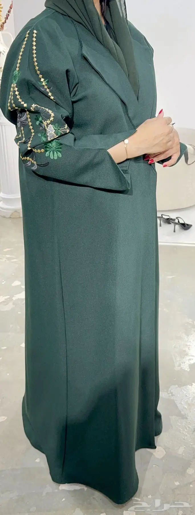 عبايات مختلف التصاميم بالجملة أبيعها 1