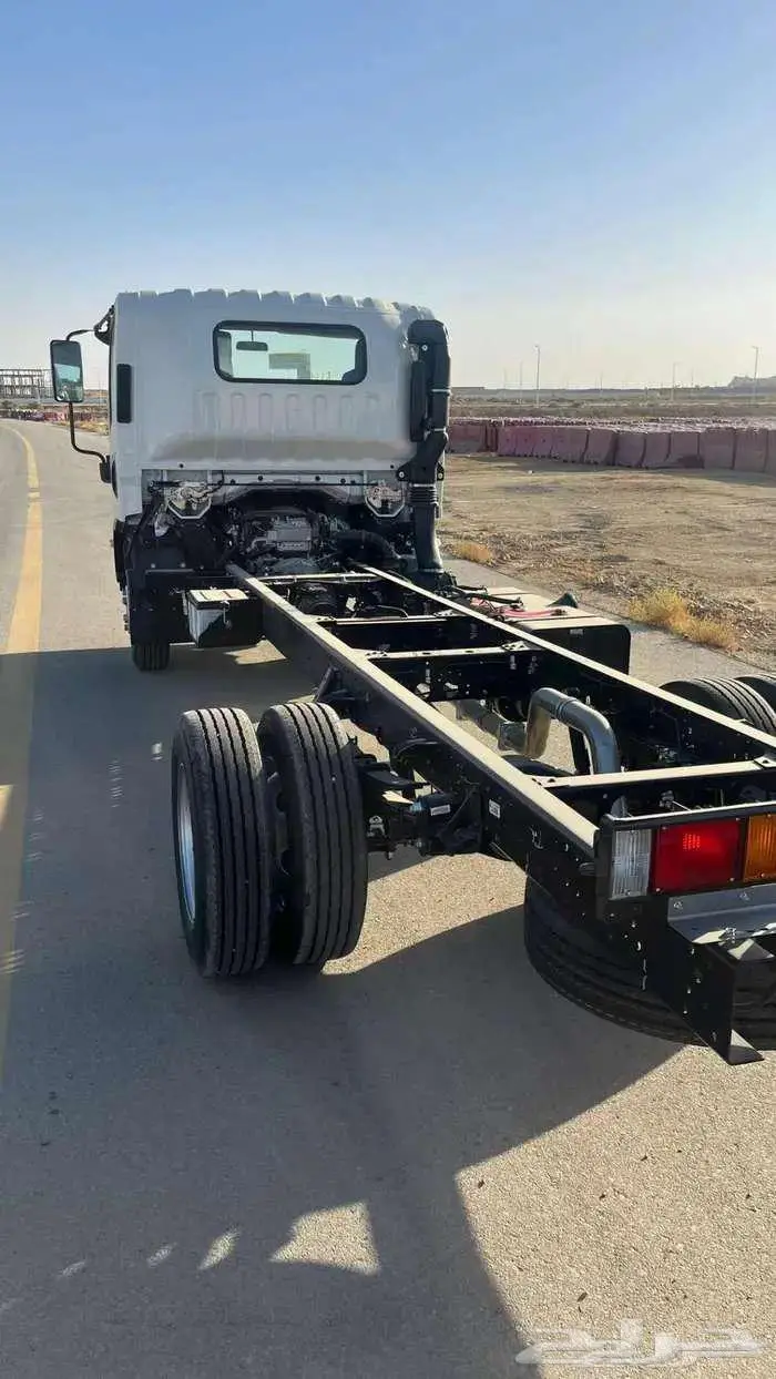 ايسوزو NPR 2025 5