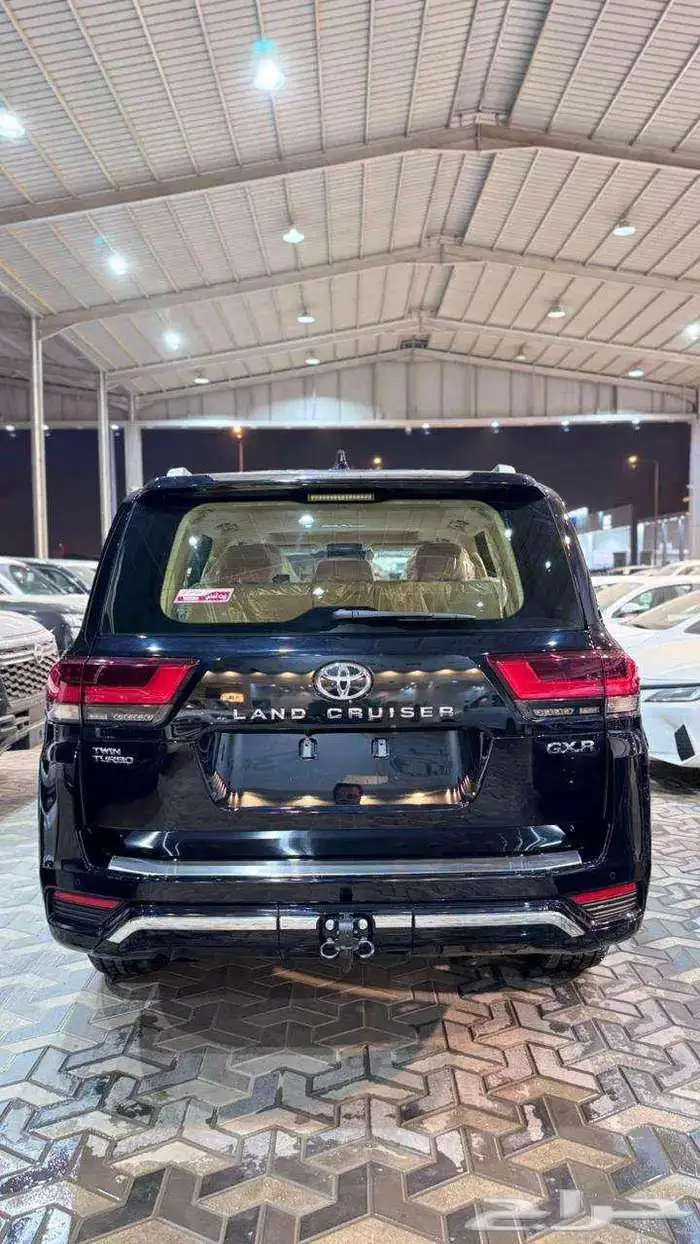 تويوتا لاندكروزر GXR 2025 قير اوتماتيك بنزين دبل 2