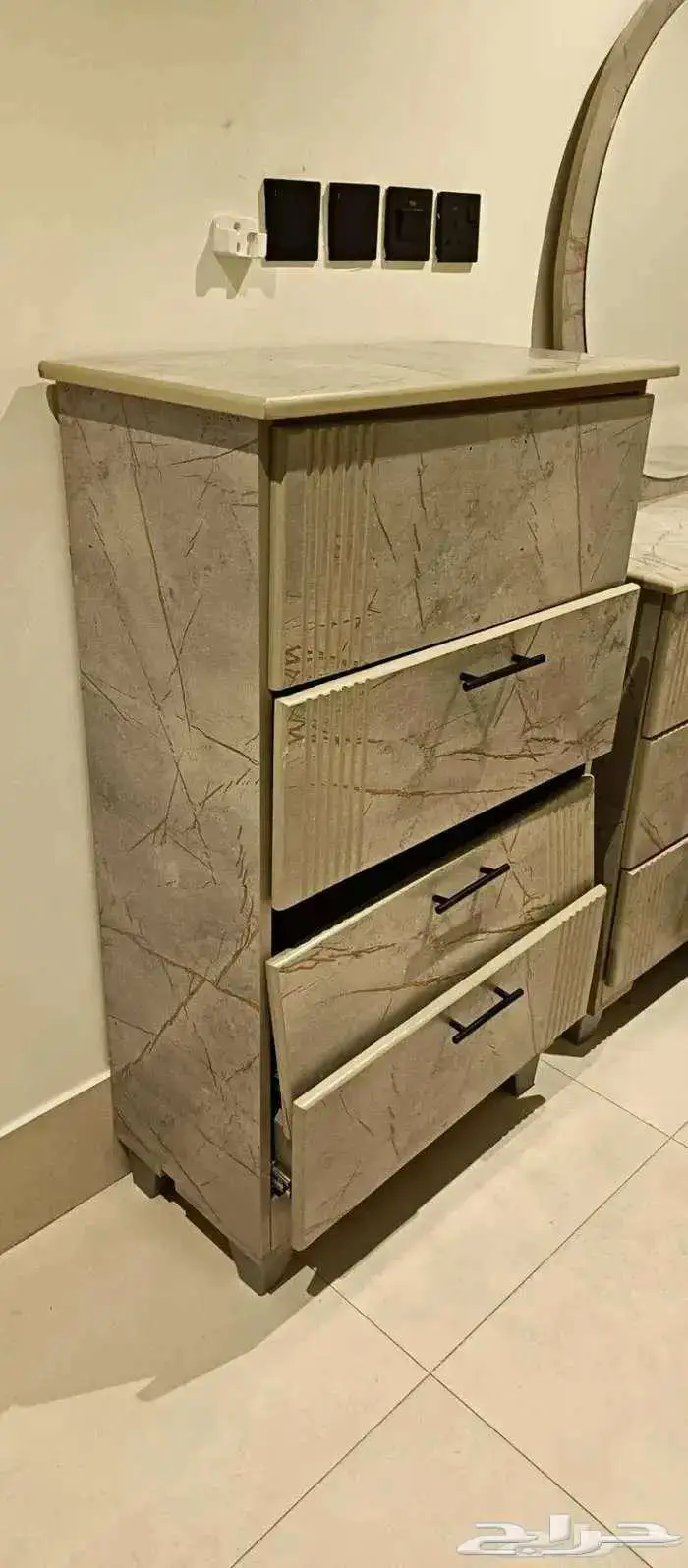للبيع غرفة نوم نظيفة 6