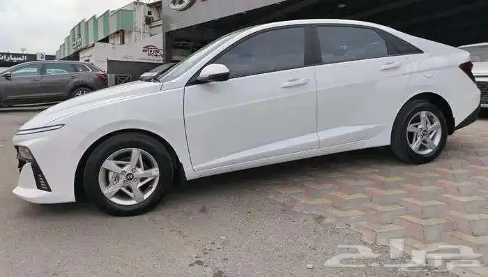 اكسنت ( فليت ستاندر ) موديل 2026 10