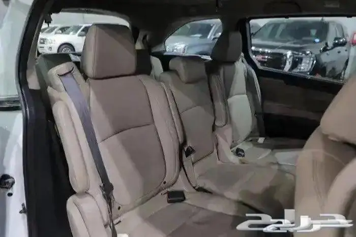 هوندا اوديسي فل كامل فتحة سقف جلد ستة سلندر موديل 2019 10