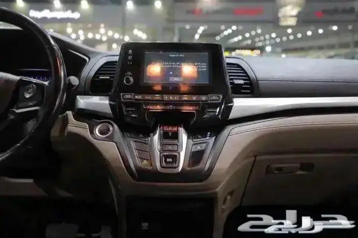 هوندا اوديسي فل كامل فتحة سقف جلد ستة سلندر موديل 2019 13