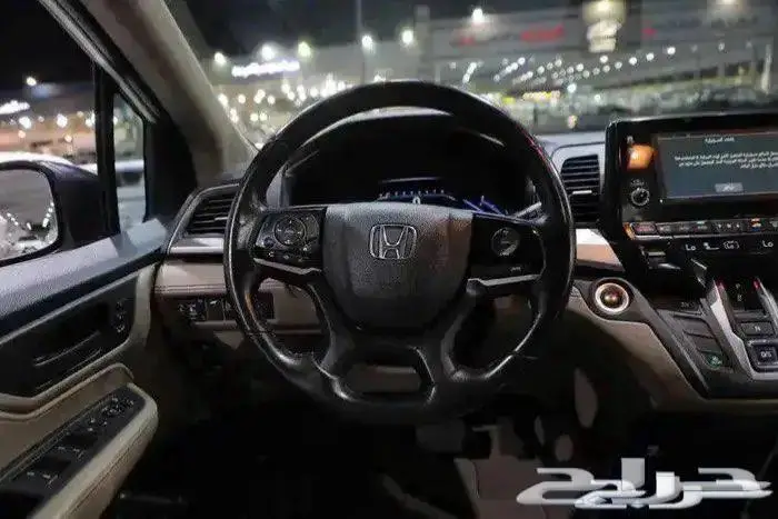 هوندا اوديسي فل كامل فتحة سقف جلد ستة سلندر موديل 2019 14
