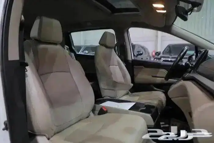 هوندا اوديسي فل كامل فتحة سقف جلد ستة سلندر موديل 2019 16