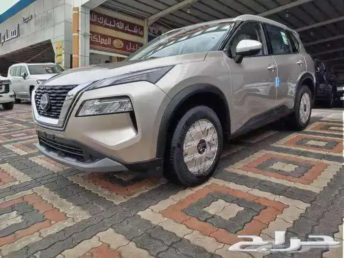 نيسان اكس تريل 2024 ستاندر 5 مقاعد دفع رباعي 2