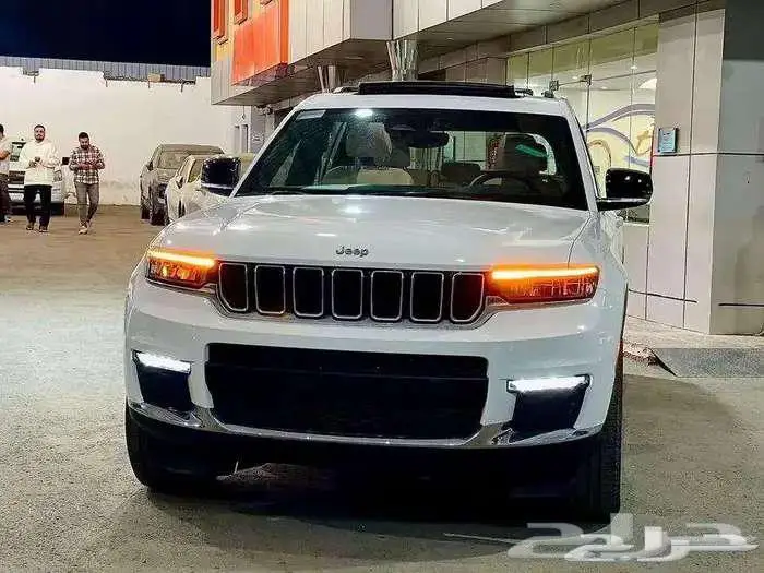 جيب شيروكي ليميتد 3.6 2023 عرض خااص 1
