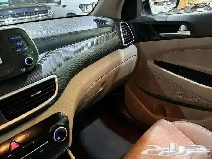 للبيع هونداي توسان 2020 سعودي 2.0Cc عداد قليل ( مخززنه ) 30