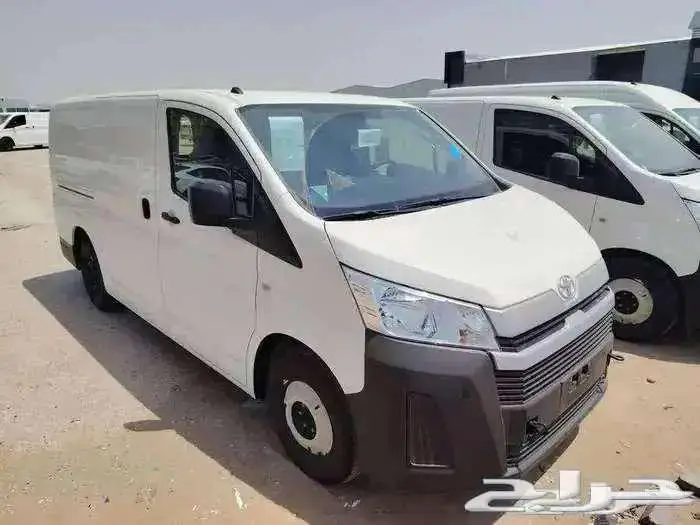 تويوتا فان بضاعه 2025 سقف عادي بنزين 0