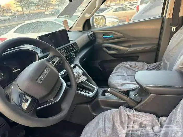 شانجان هنتر اوميجا دبل اتوماتيك 2025 1
