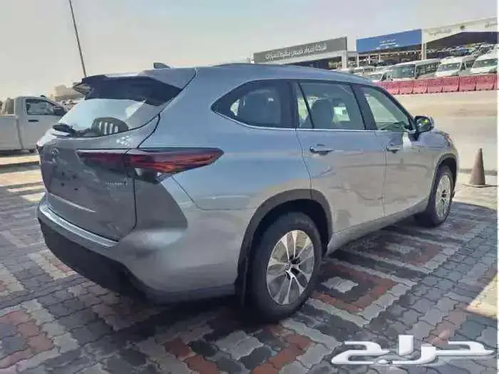 تويوتا هايلاندر 2025 GLE نص فل 2
