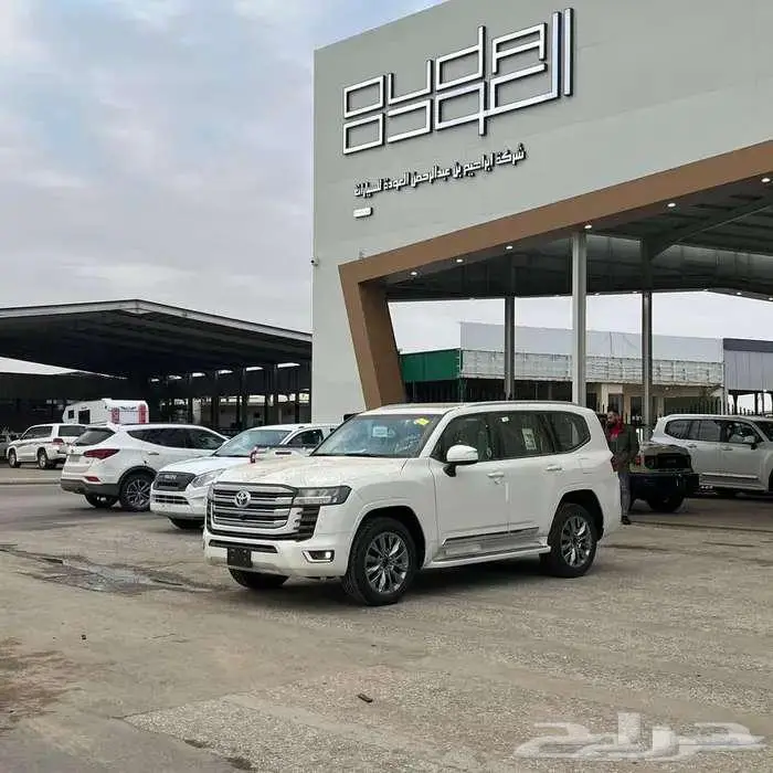 تويوتا لاندكروزر جكسار رقم 4 بنزين موديل 2025 0