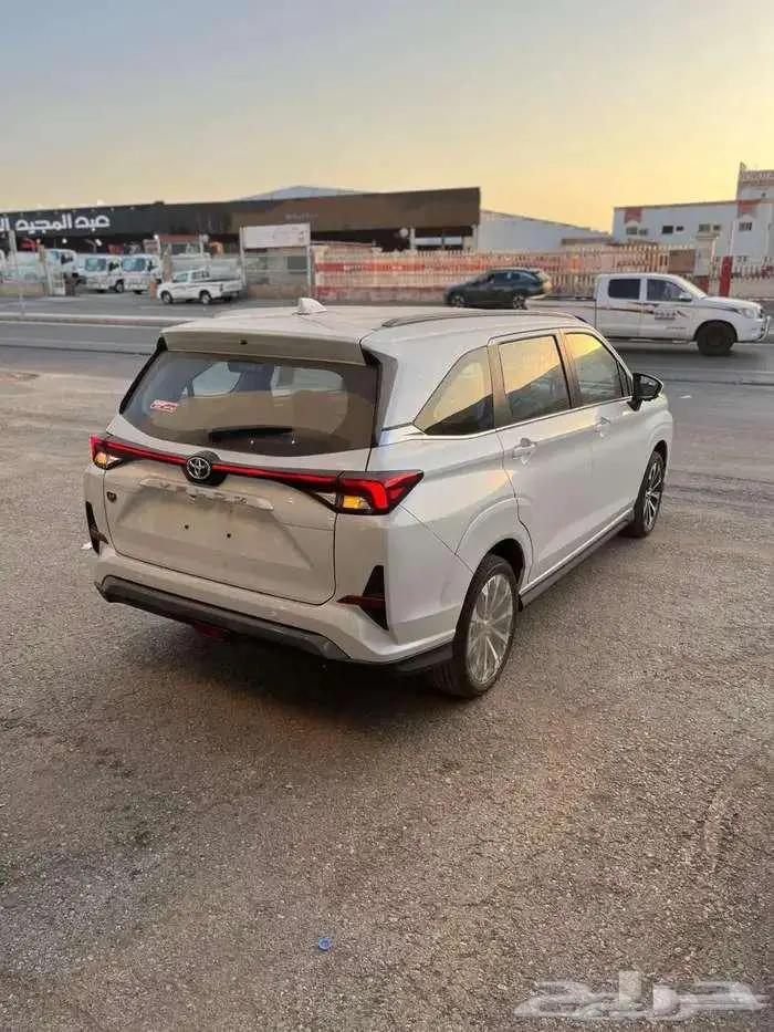 تويوتا فيلوز GLX بنزين 2025 2