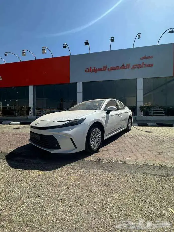 تويوتا كامري LE موديل 2025 م 1