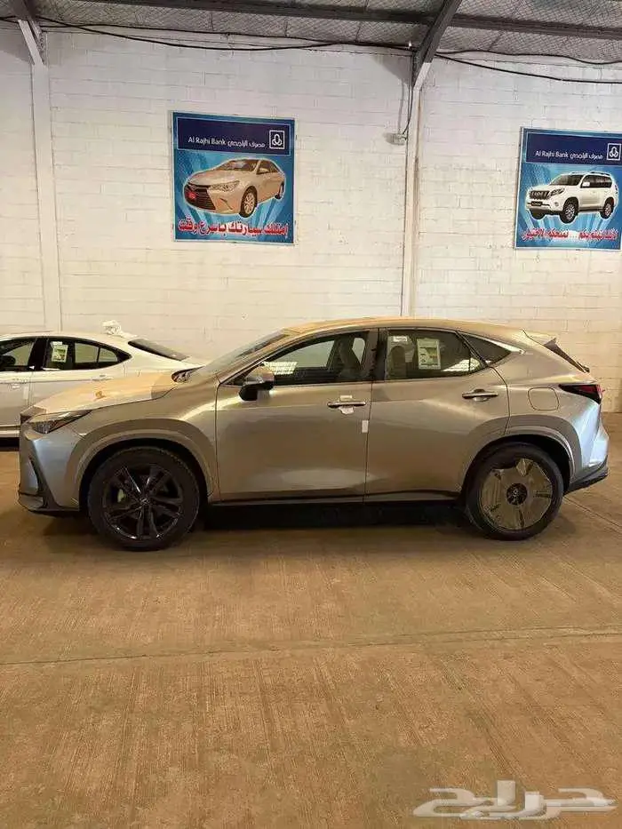 لكزس NX350 ستاندر هايبرد 2025 1