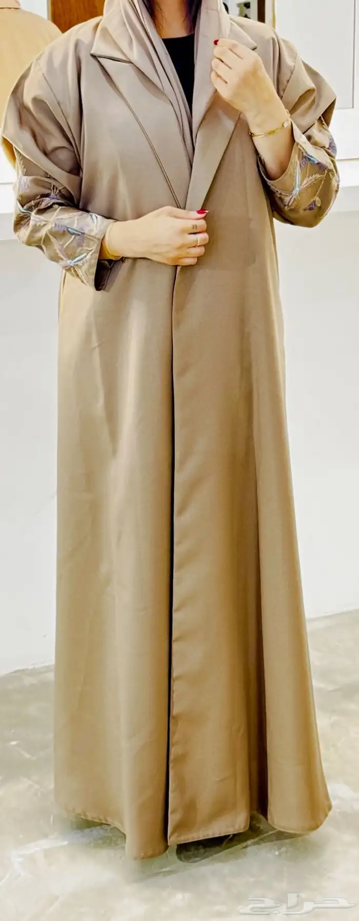 عبايات مختلف التصاميم بالجملة أبيعها 3