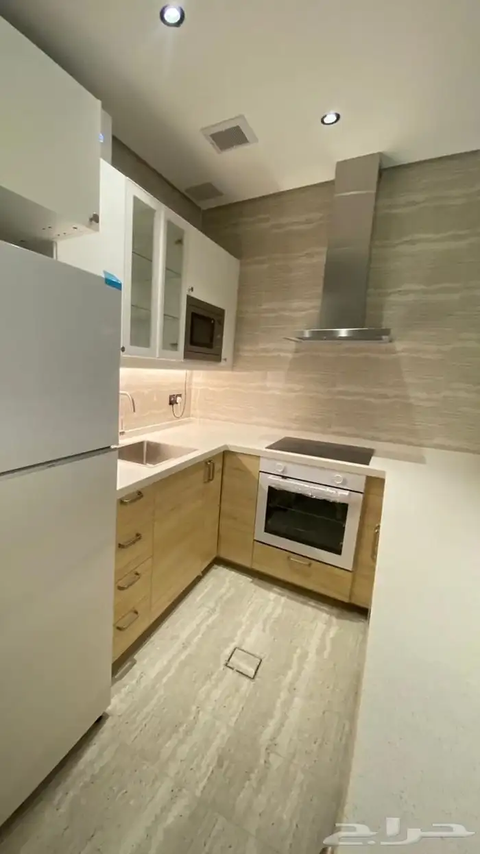 شقة على البحر مقابل الشبيلي مدخلين 7