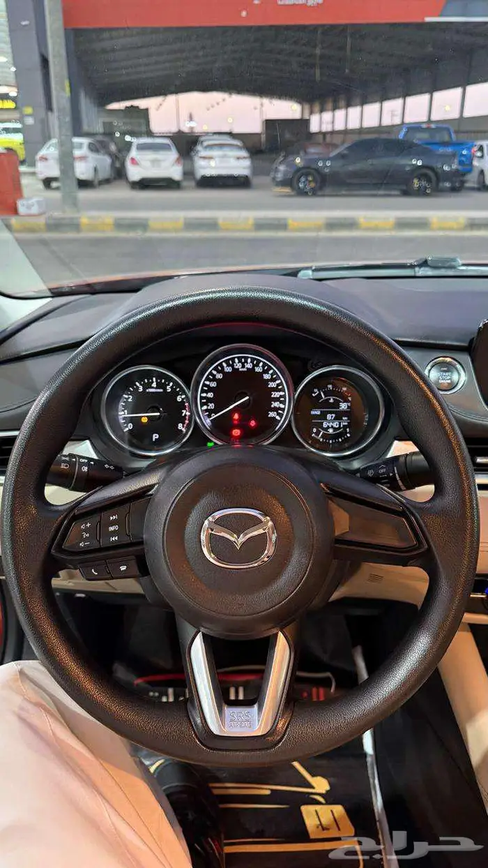 مازدا 2023 عداد 68000 لون مميز 5