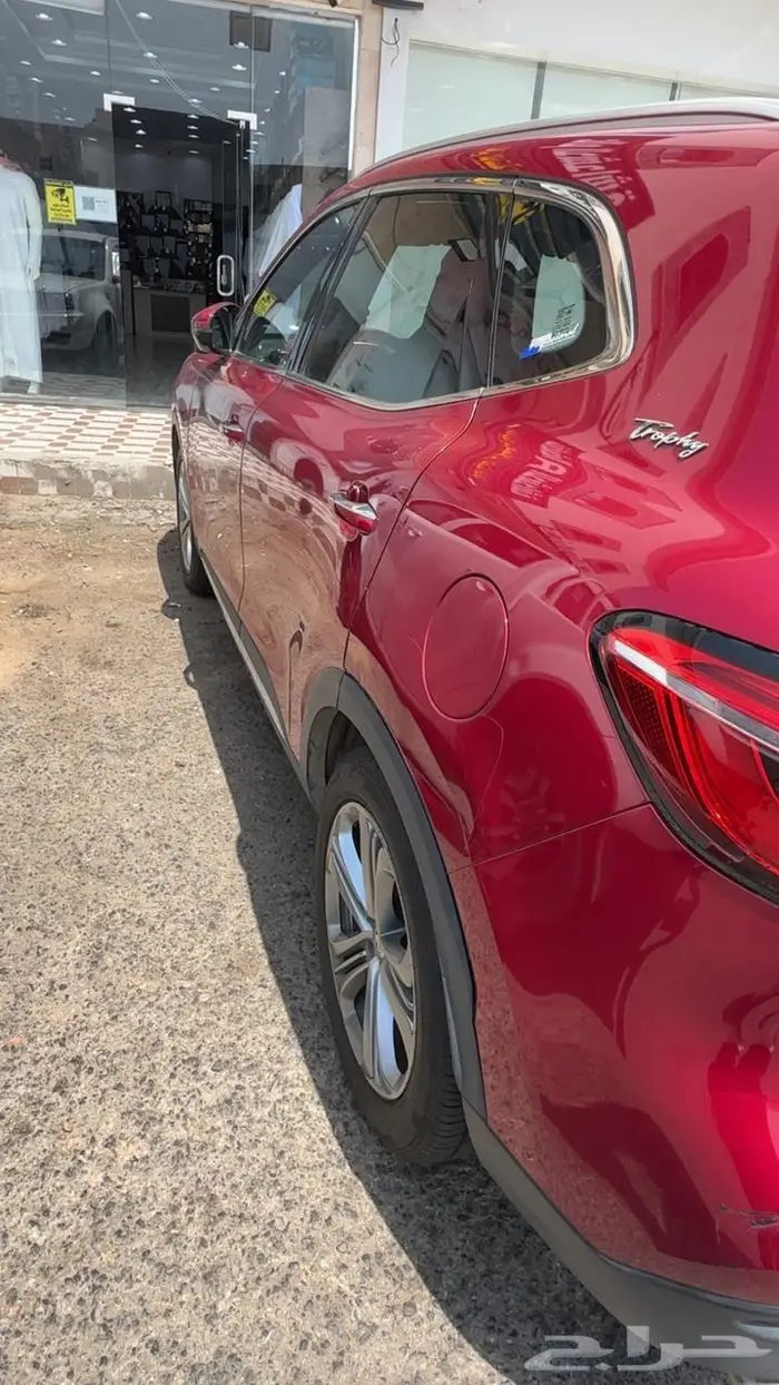MG HS ام جي اتش اس 4