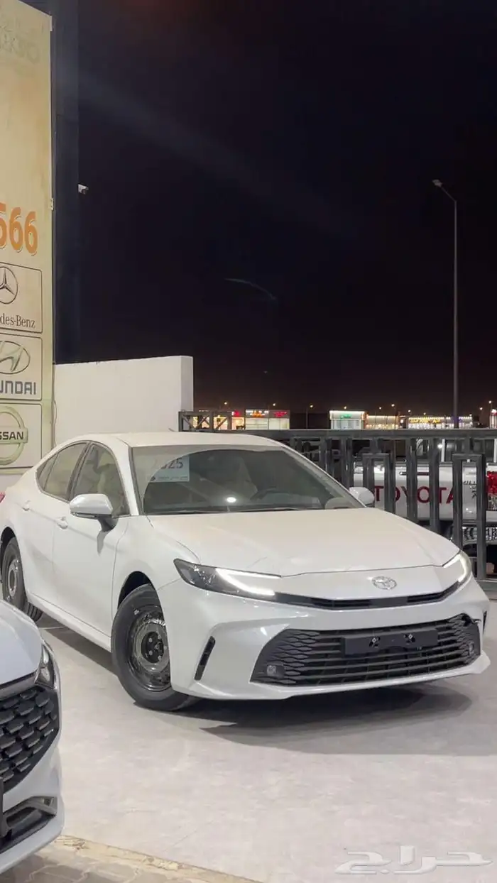 تويوتا كامري استندر بريمي 2025 3