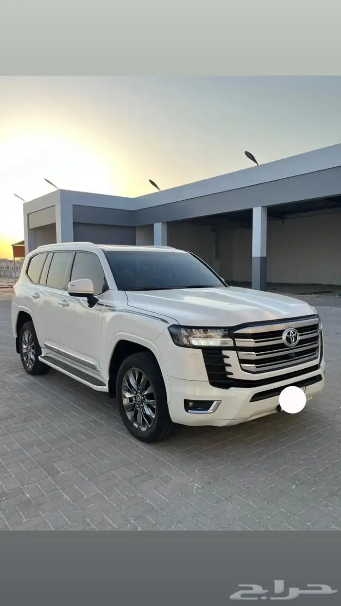 لاندكروزر GXR L3 سعودي 2024 بنزين 0