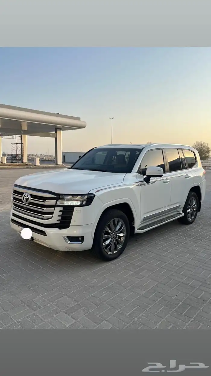 لاندكروزر GXR L3 سعودي 2024 بنزين 2