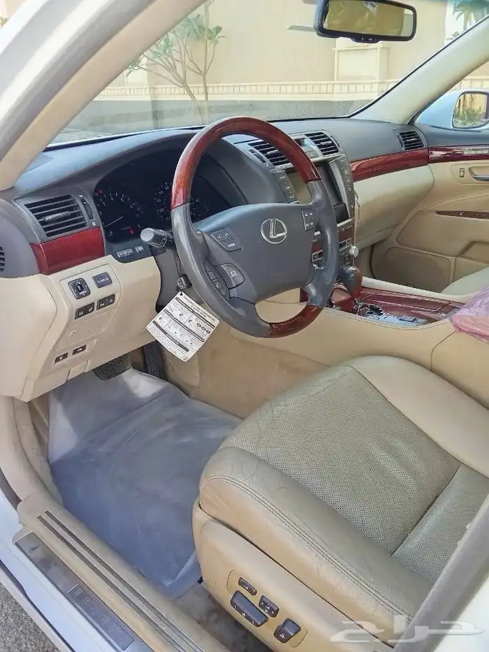 لكزس LS460 13