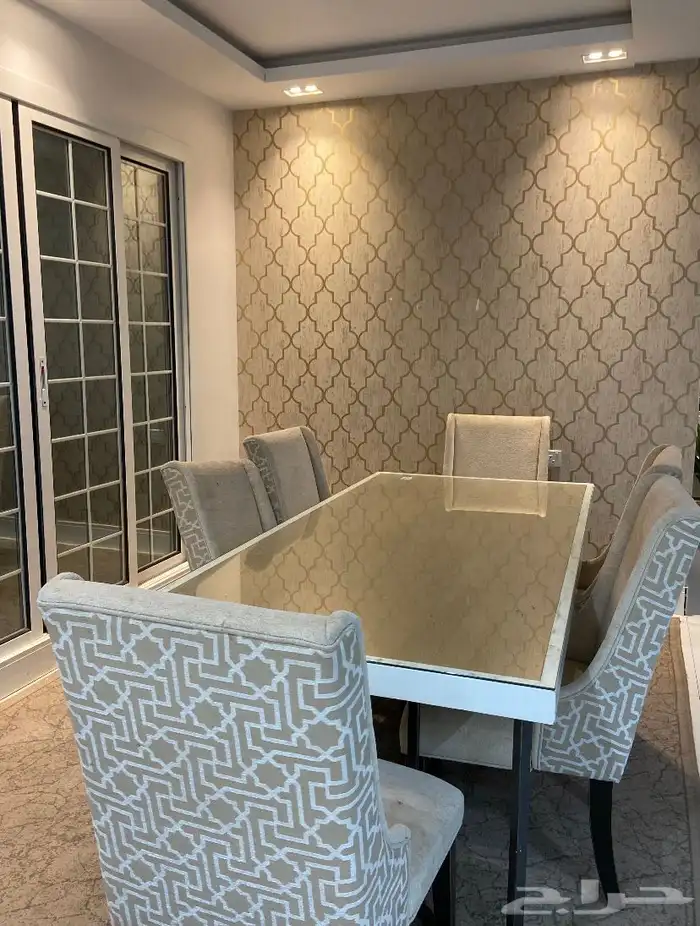 طاولة طعام 0