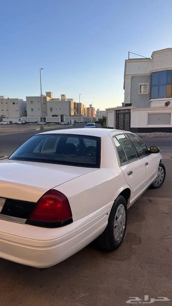 فورد كراون فكتوريا 2003 11