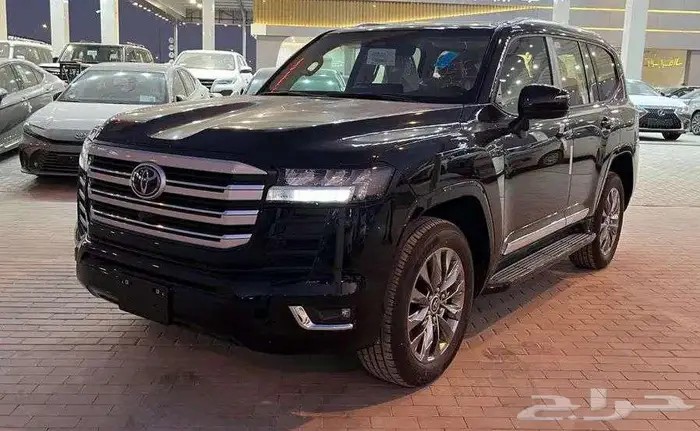 تويوتا لاندكروزر GXR3 بنزين 2025 16