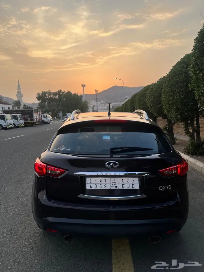 انفنيتي QX70 موديل 2017 فل كامل 11