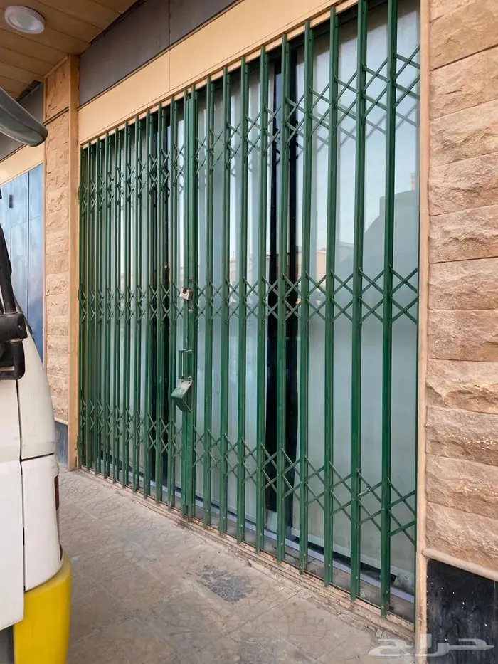 أبواب شبك خليه محلات نضيفه 0