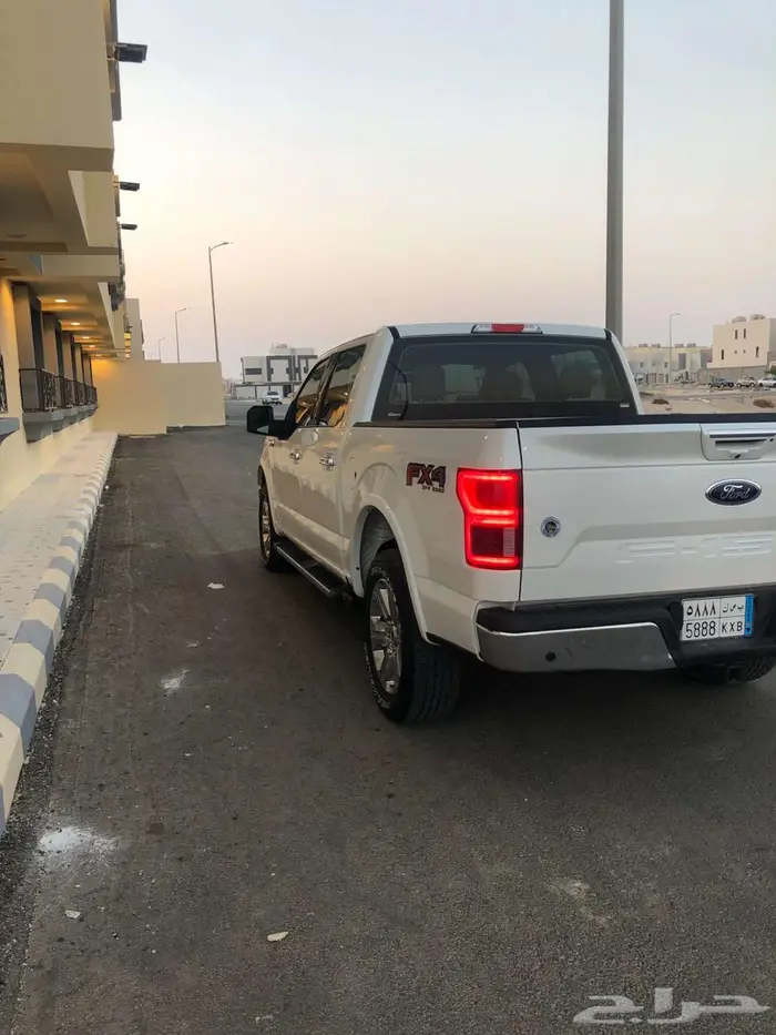 FORD F150 LARIAT 2020 4