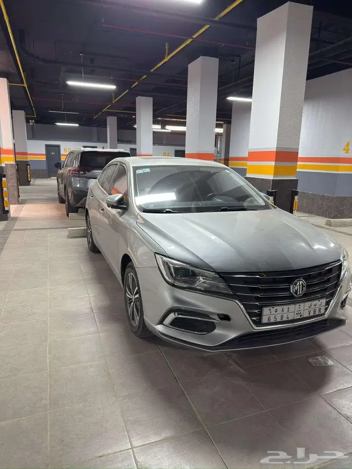 سياره 2022 - MG5 نظييفه جدا 4