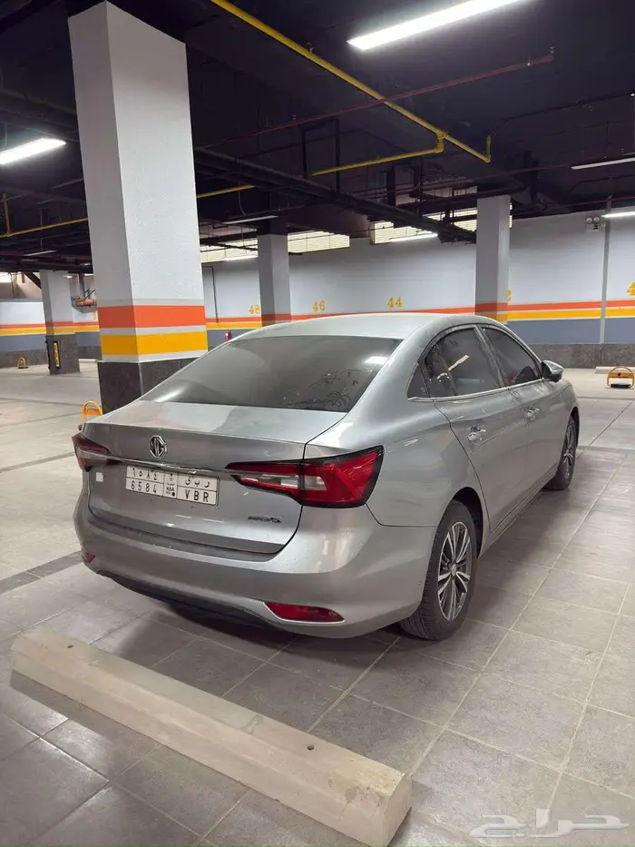 سياره 2022 - MG5 نظييفه جدا 5