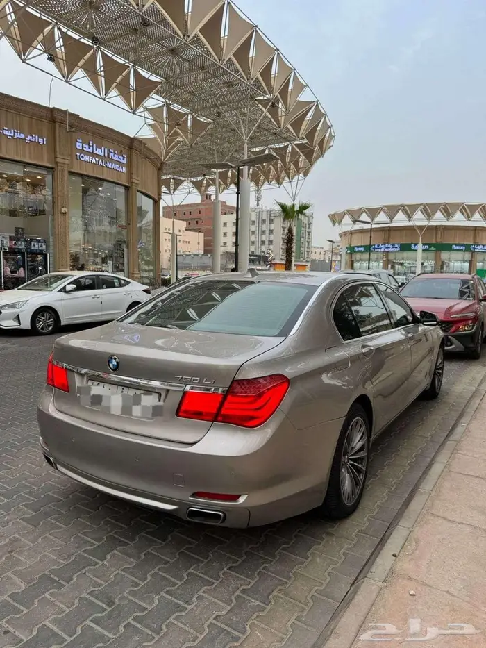 بي ام Li 740 موديل 2010 فل كامل 6 سلندر توين تيربو 4
