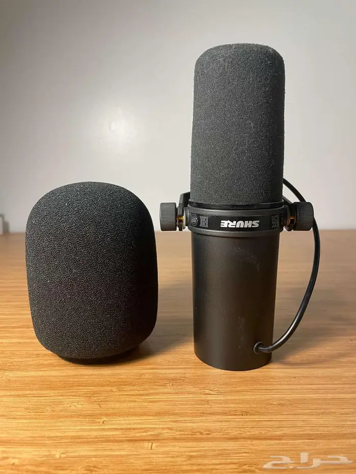 مايك شور Shure SM7B بحالة ممتازة مع الكرتون وجميع الملحقات 0