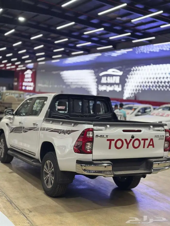 هايلوكس غمارتين بنزين SGLX 4X4 2025 قير عادي وتوماتيك 4
