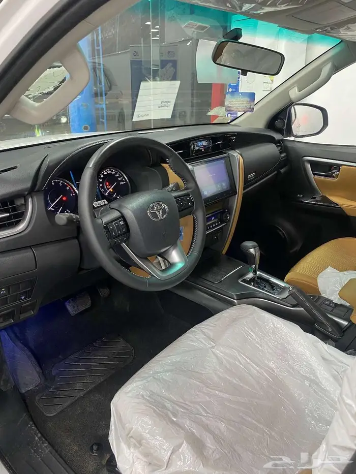 تويوتا فورتشنر 6 سلندر VX1 موديل 2025 7