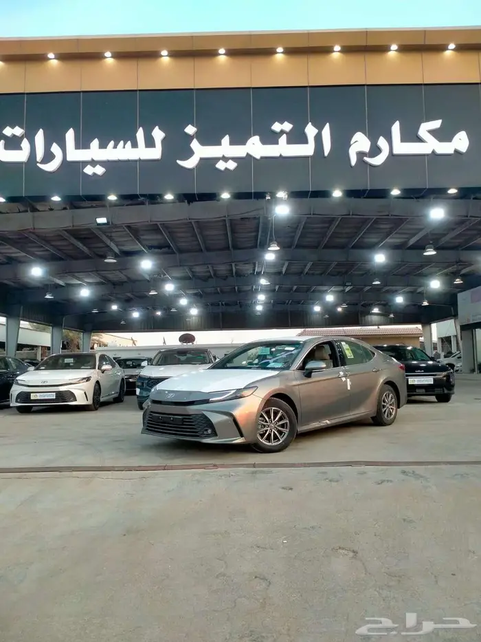 تويوتا كامري E استاندر 2025 بنزين اسود 0